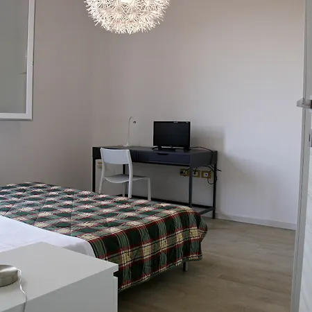 House Sant'orsola 아파트호텔 볼로냐
