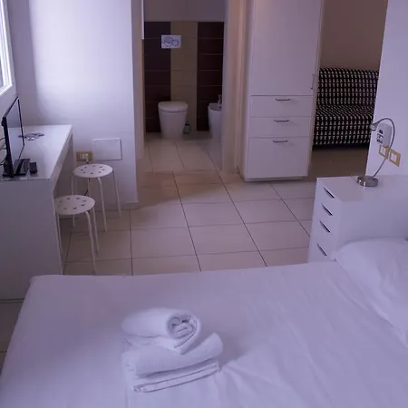 City House Sant'orsola Aparthotel 3*